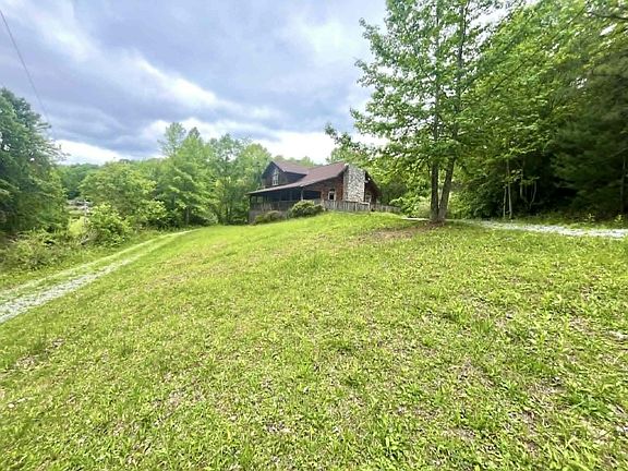 5th image of 241 Brown Ct