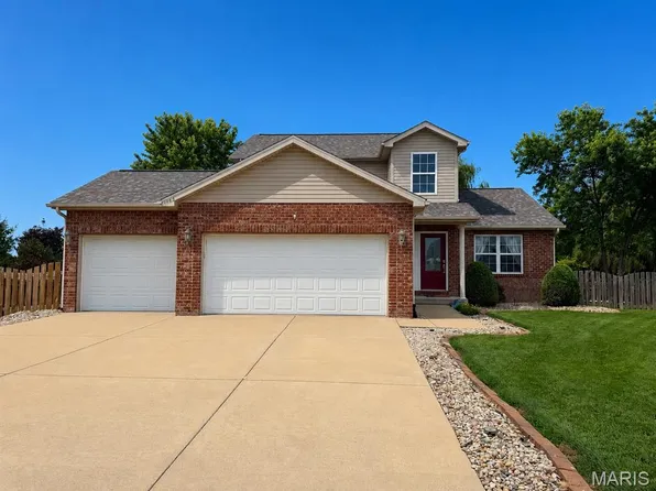 1163 Larkspur Dr, Mascoutah, IL 62258