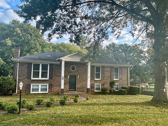 2nd image of 2503 Independence Dr