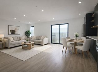 562 Market St #2B, Newark, NJ 07105