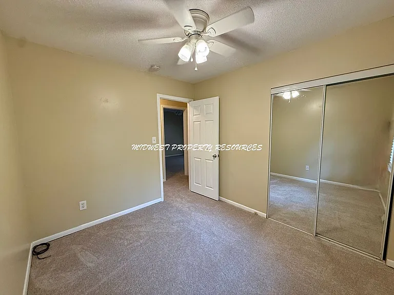 1100 NE Columbus St — Photo 15