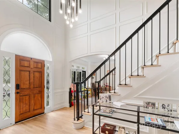 10617 Providence Arbours Dr, Charlotte, NC 28270