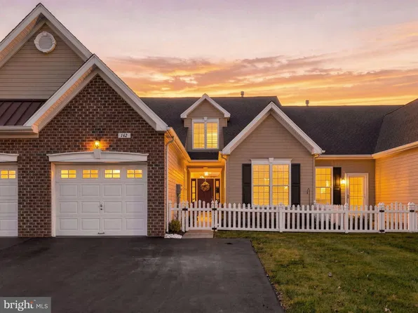 142 Dorchester Dr, Sellersville, PA 18960