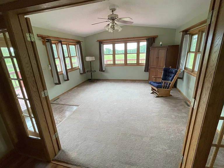 633 Willow Ln — Photo 11