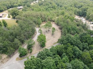 28 Woodstrail Dr, Irvine, KY 40336