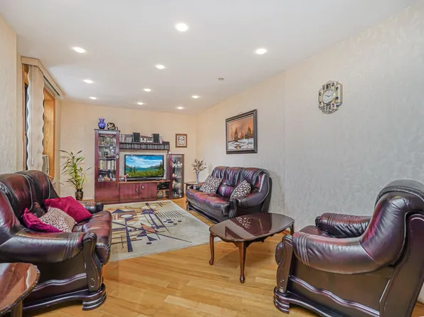 2685 East Seventh Street image 3 of 25