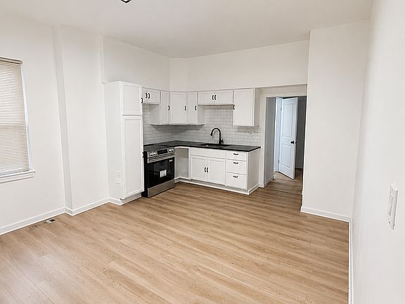 4th image of 1310 Grand Ave