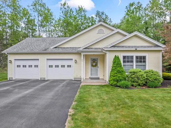 8 Macintosh Lane, Lewiston, ME 04240