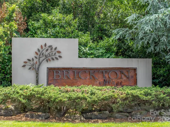 142 Brickton Village Cir #103, Fletcher, NC 28732