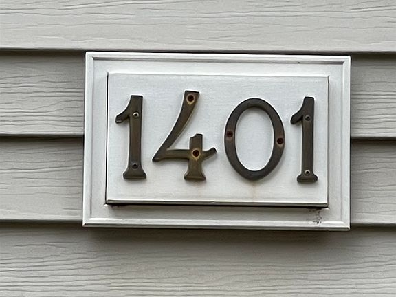 2nd image of 1401 Clark St