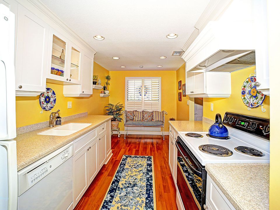 1st image of 3200 Cove Cay Dr Unit 3D