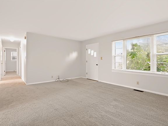 4th image of 1617 Section St