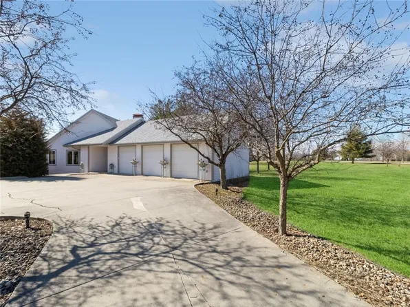 20236 Mill Creek Ln, Adel, IA 50003