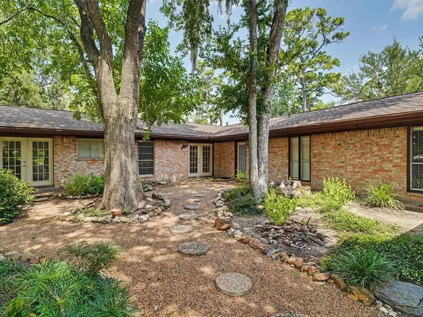 2301 Longwood Dr, Pearland, TX 77581