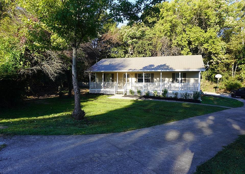 1st image of 436 Woods Dr