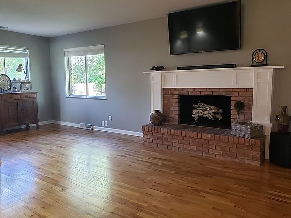 3rd image of 5051 Faircrest Ln