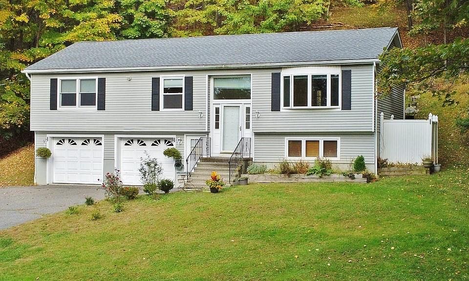1st image of 32 Woodbine Drive