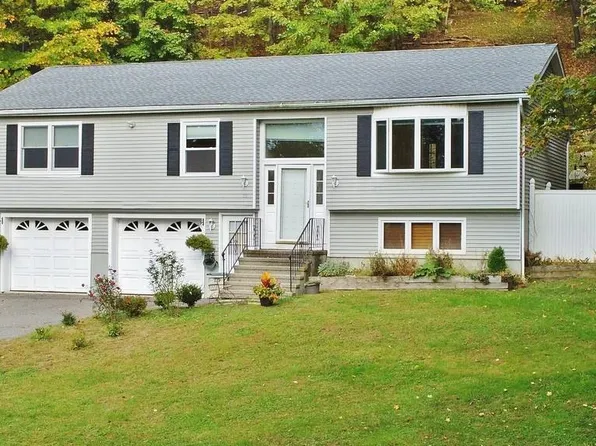 32 Woodbine Drive, Mahopac, NY 10541