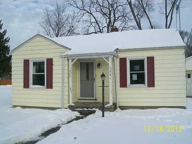 1241 Clark St photo 1
