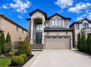 27 Riesling Ct, Hamilton, ON L8G0B4