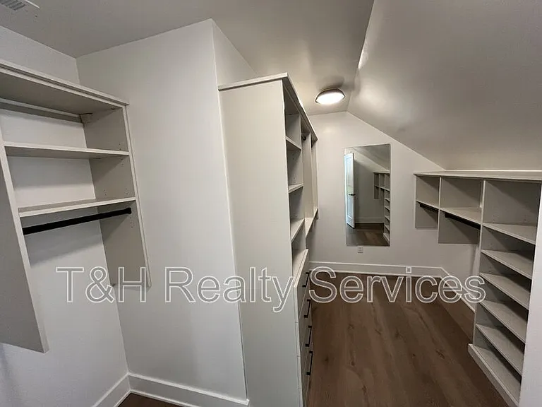 818 Union St — Photo 16