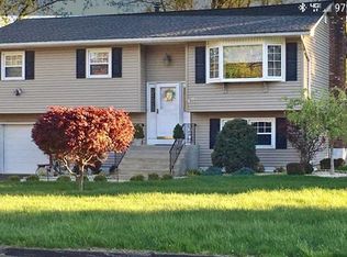 16 Church Rd, Suffern, NY 10901