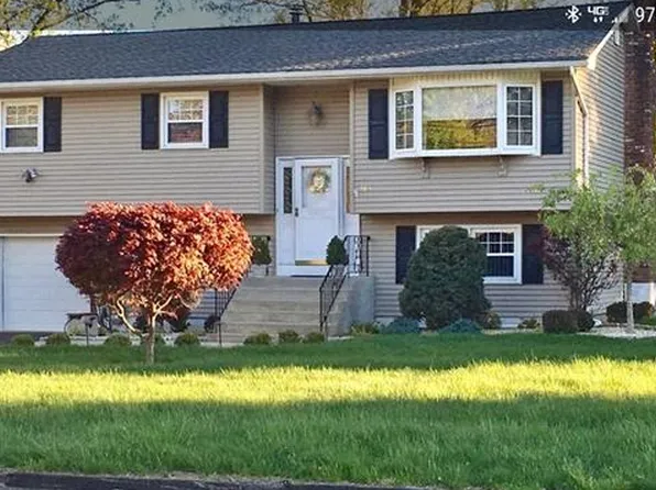 16 Church Rd, Suffern, NY 10901