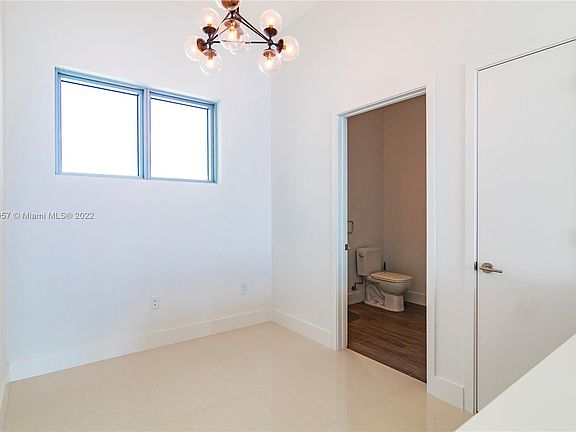 5th image of 2900 NE 7th Ave #Lph-4505