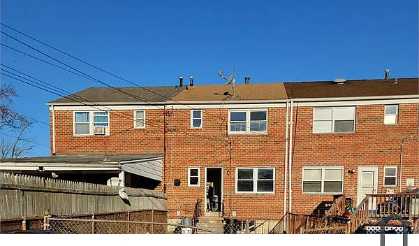 1115 Foxwood Ln — Photo 4