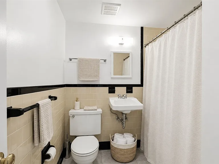 35 Lee St #11 — Photo 9