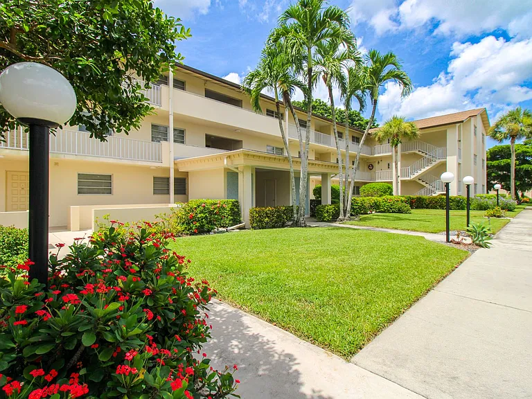 1020 Palm View Dr #C-104 — Photo 5