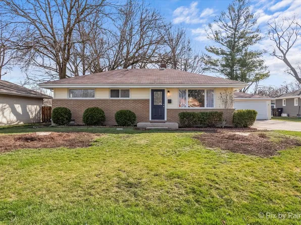 31 Johnathan Rd, Lake Zurich, IL 60047