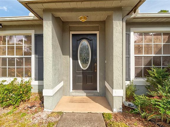 3rd image of 977 Treadway Dr