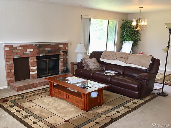 2nd image of 302 N Central Dr