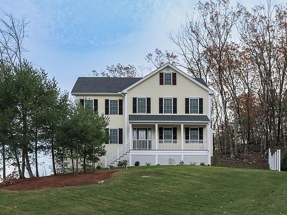 2nd image of 15 Oriole Dr