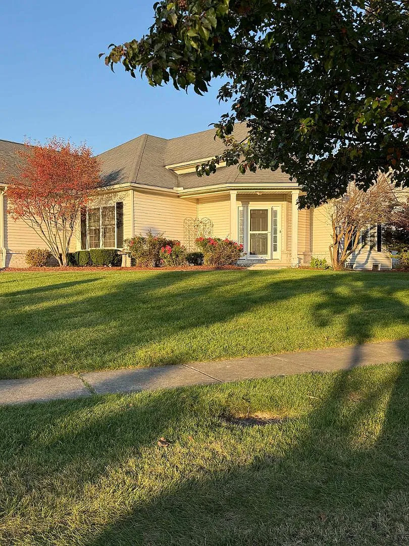 3 bed, 3.0 bath, 2171 sqft, $2,450 — Photo 1