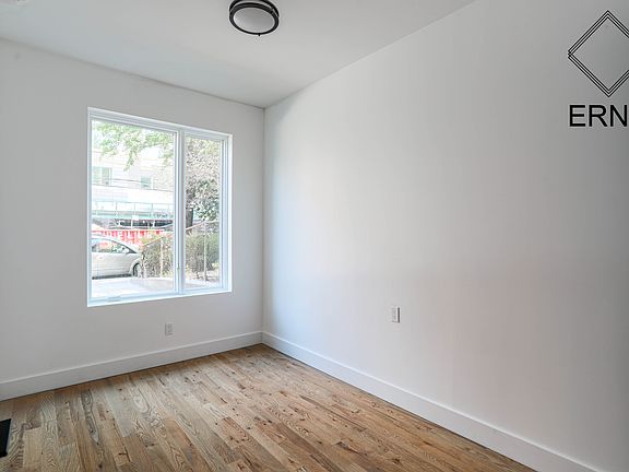 4th image of 3216 Farragut Rd #B1