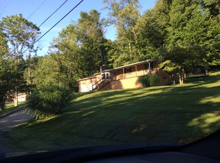 470 Deegan Lake Rd, Bridgeport, WV 26330