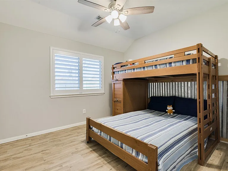 13807 Halpren Falls Cir — Photo 35