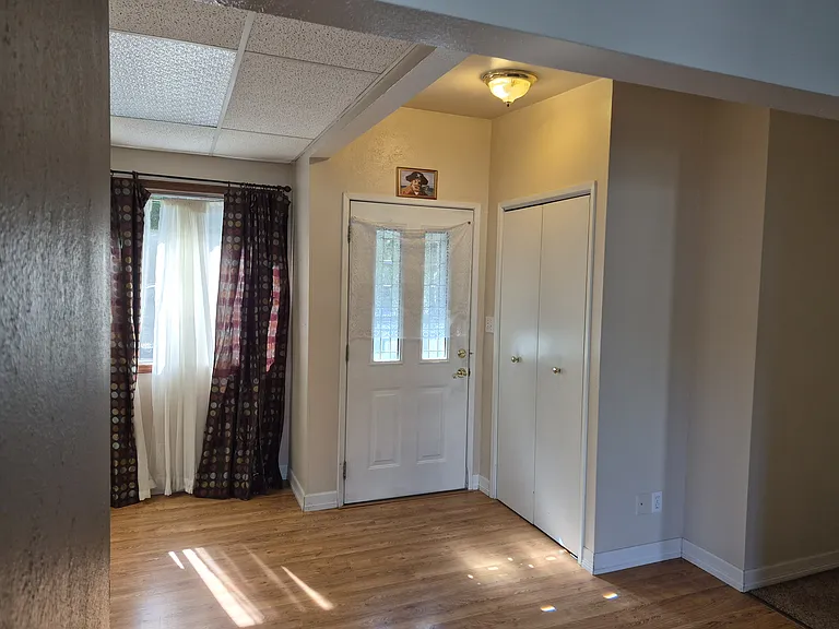 536 N Washington St — Photo 4