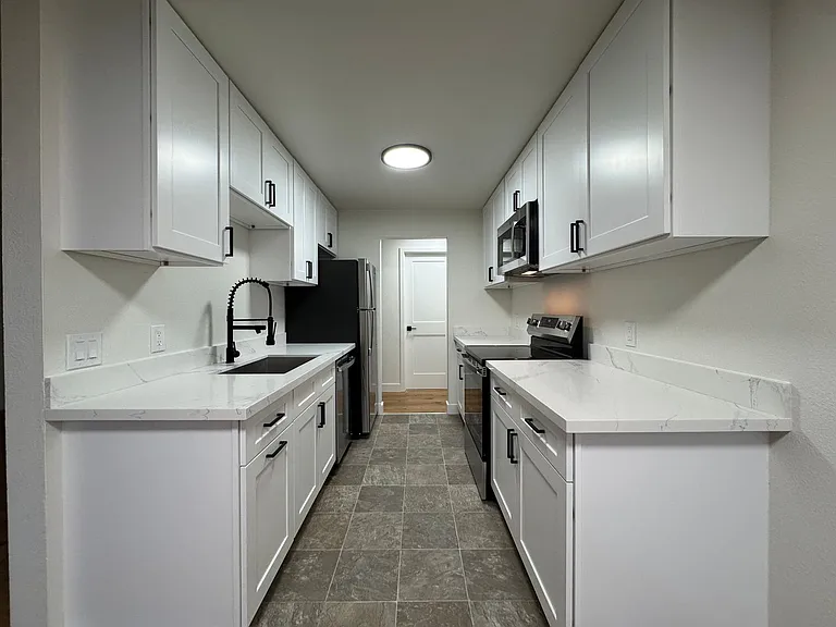 Avia Apartments | Renovated Homes in Seattle's Greenwood Neighborhood | 1 MONTH FREE!! — Photo 21