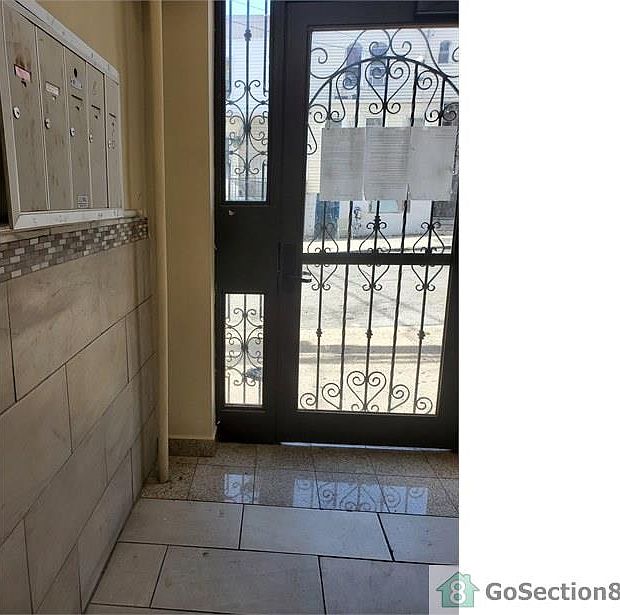 1st image of 78 Oak St APT 3