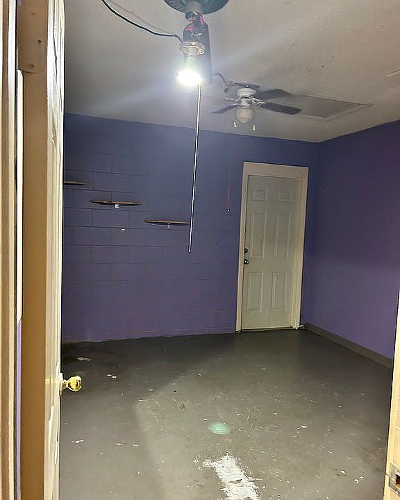 1st image of 100 Donnington Ct