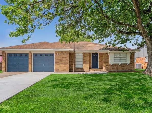 4523 Hemlock Dr, Baytown, TX 77521