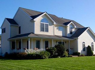 4 Fairway Dr, Cumberland, RI 02864