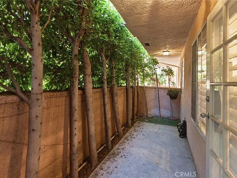 5200 White Oak Ave #36 — Photo 8