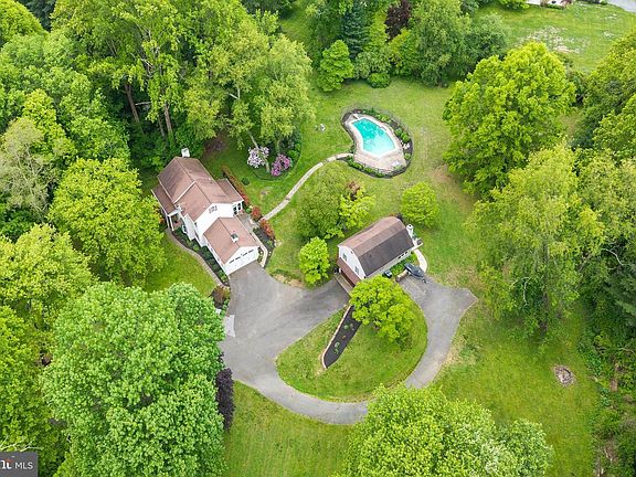 3rd image of 681 Brintons Bridge Rd