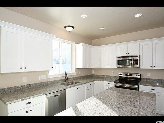 5th image of 3158 S Lori Ln