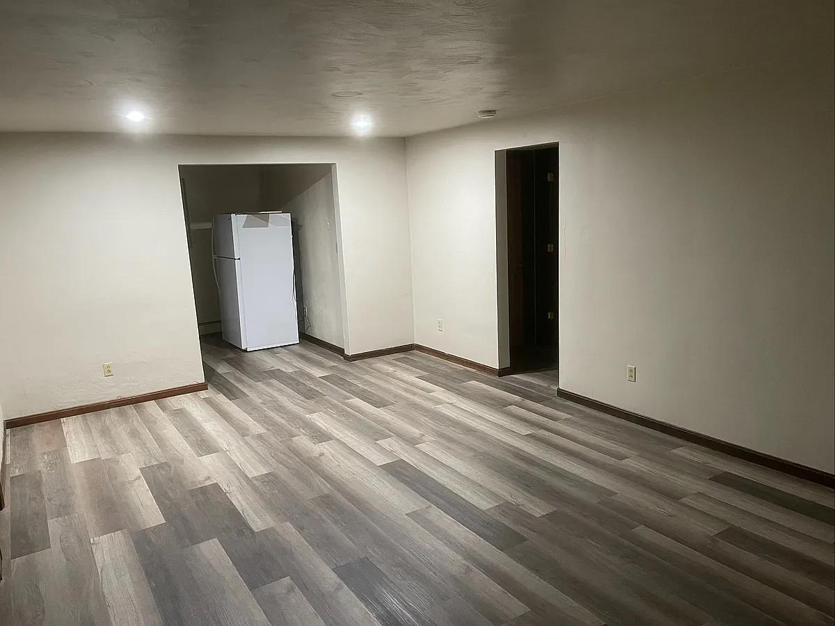 Building Photo - 341 Kendall Ave #3