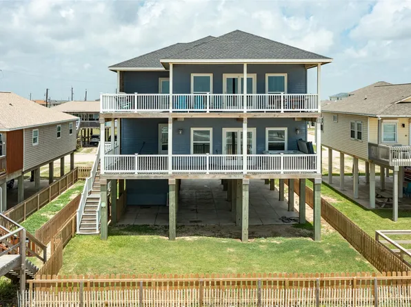 109A Santar Loop, Surfside Beach, TX 77541